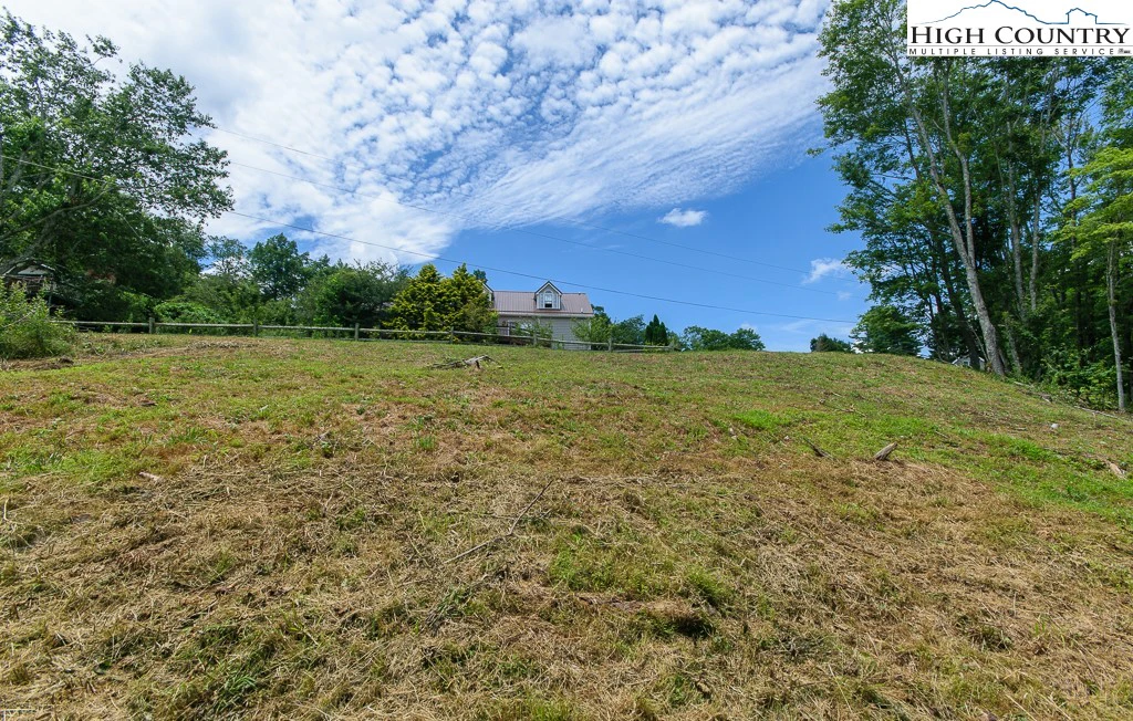 Image number 2 for the current listing