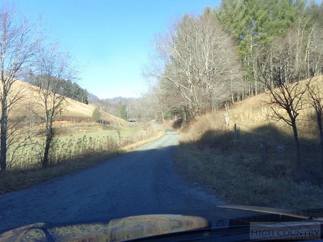 Image number 3 for the current listing