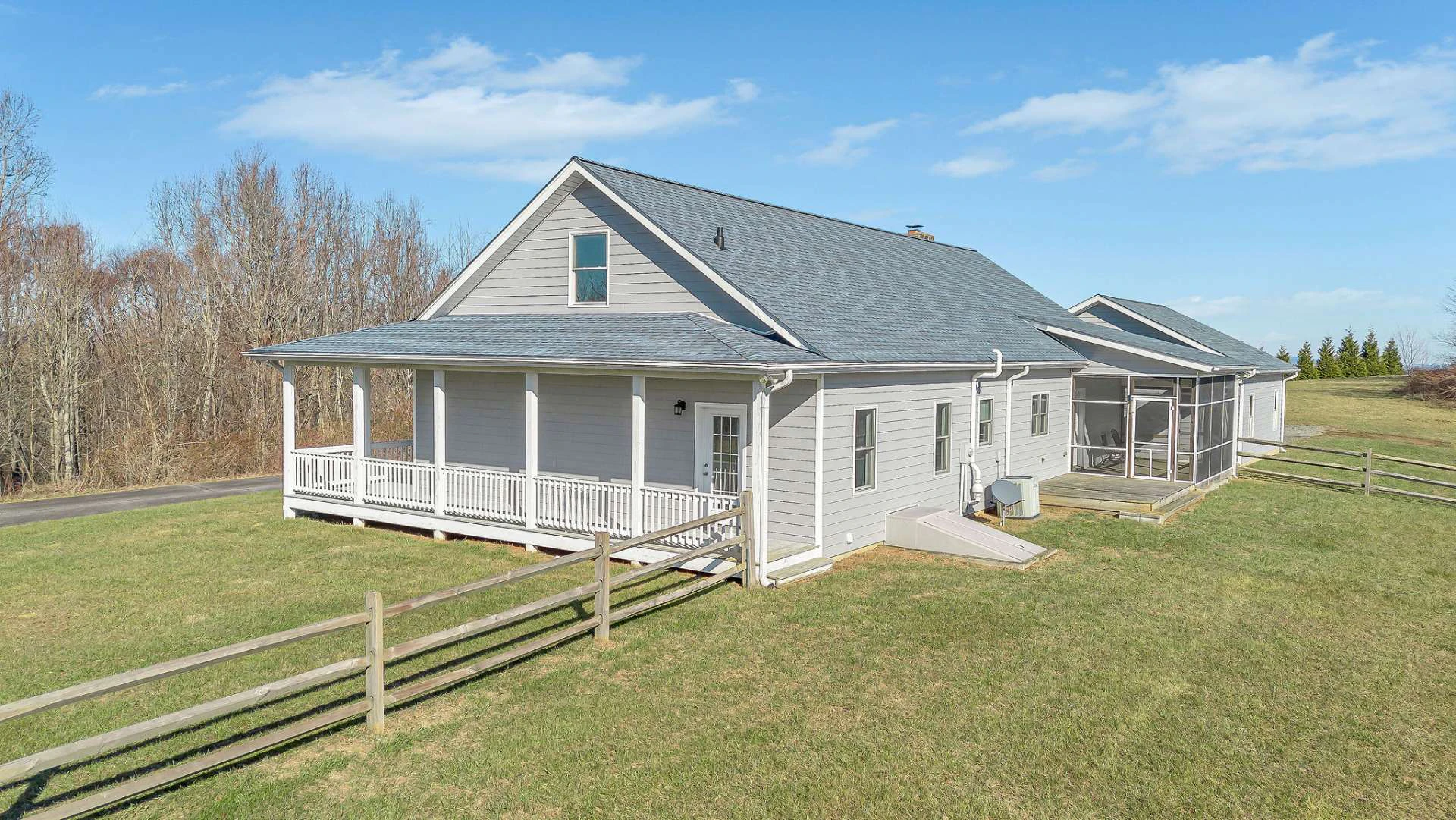 Image number 15 for the current listing