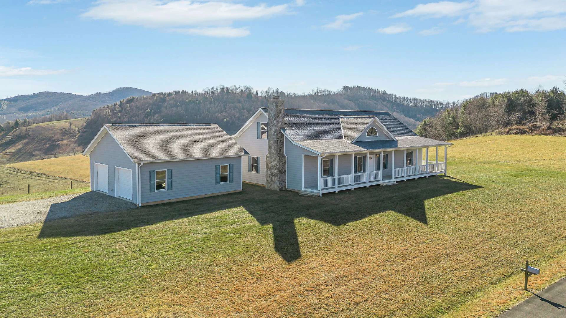 Image number 18 for the current listing