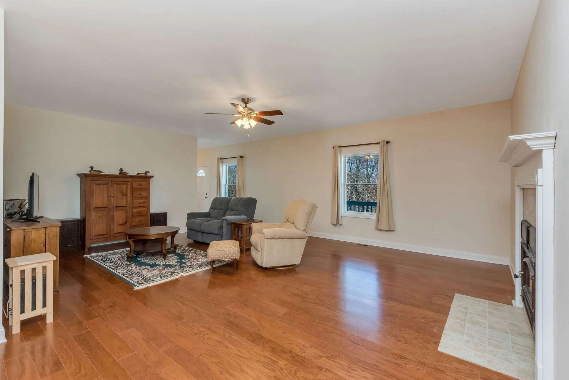 Image number 7 for the current listing