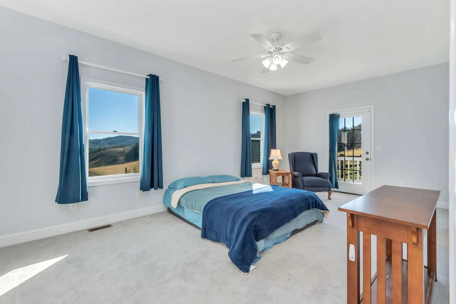 Image number 9 for the current listing