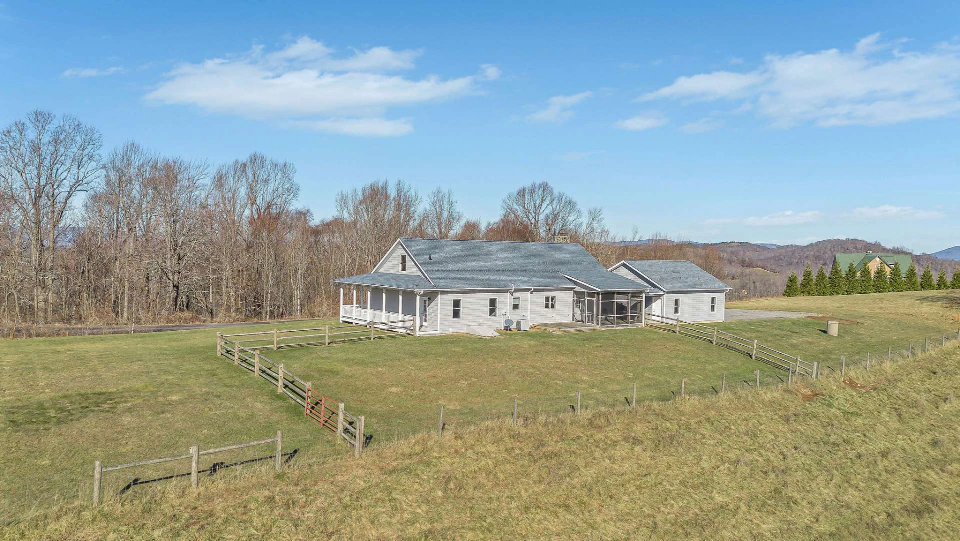 Image number 16 for the current listing