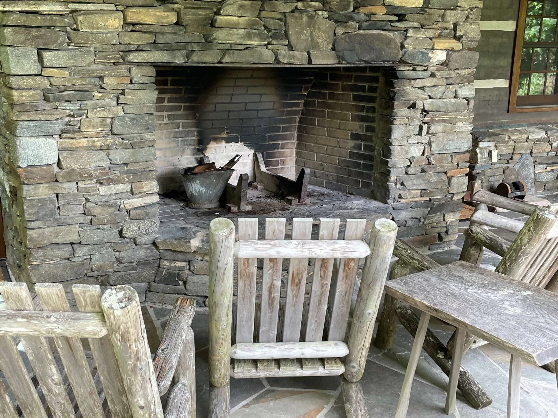 Image number 14 for the current listing