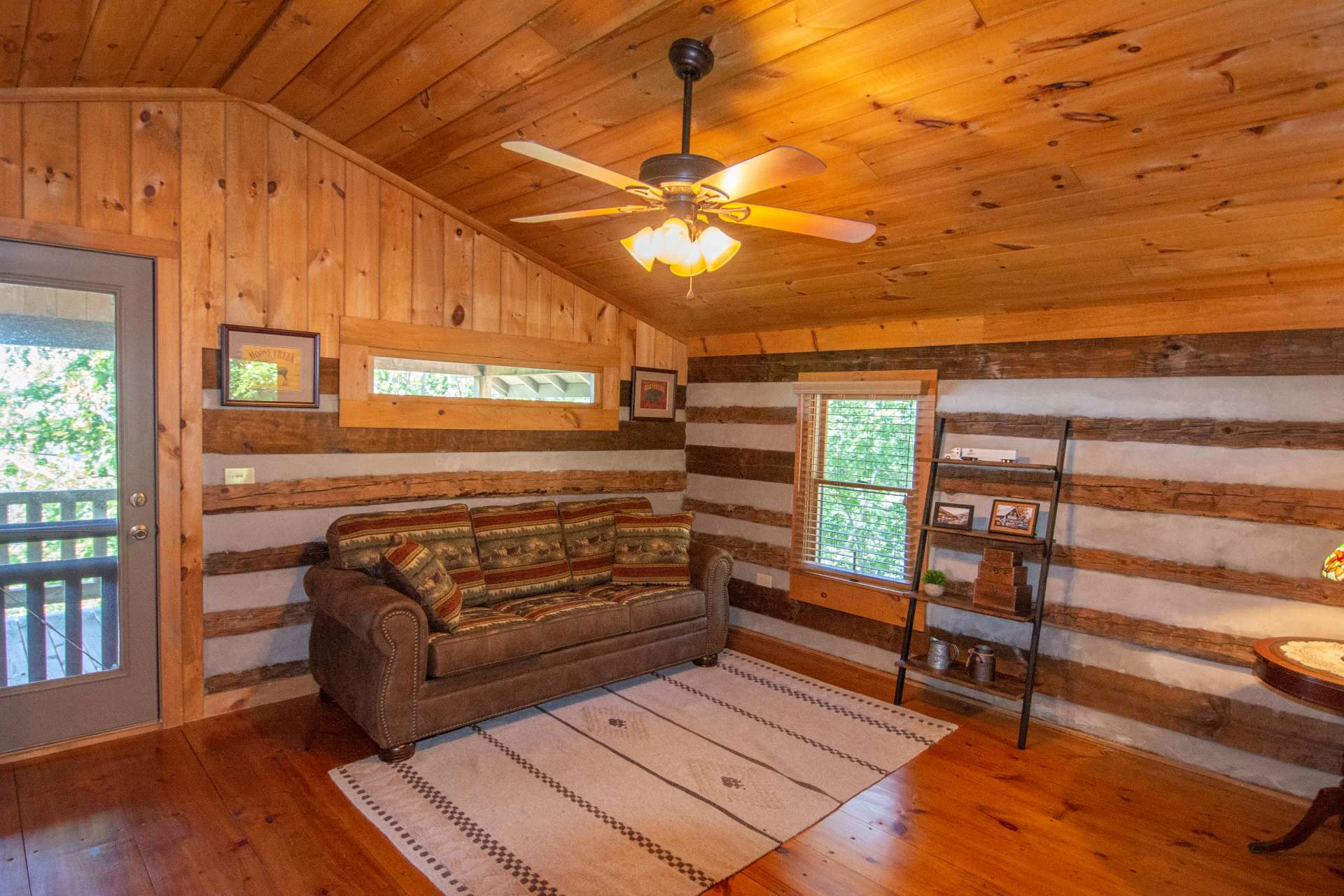 Image number 3 for the current listing