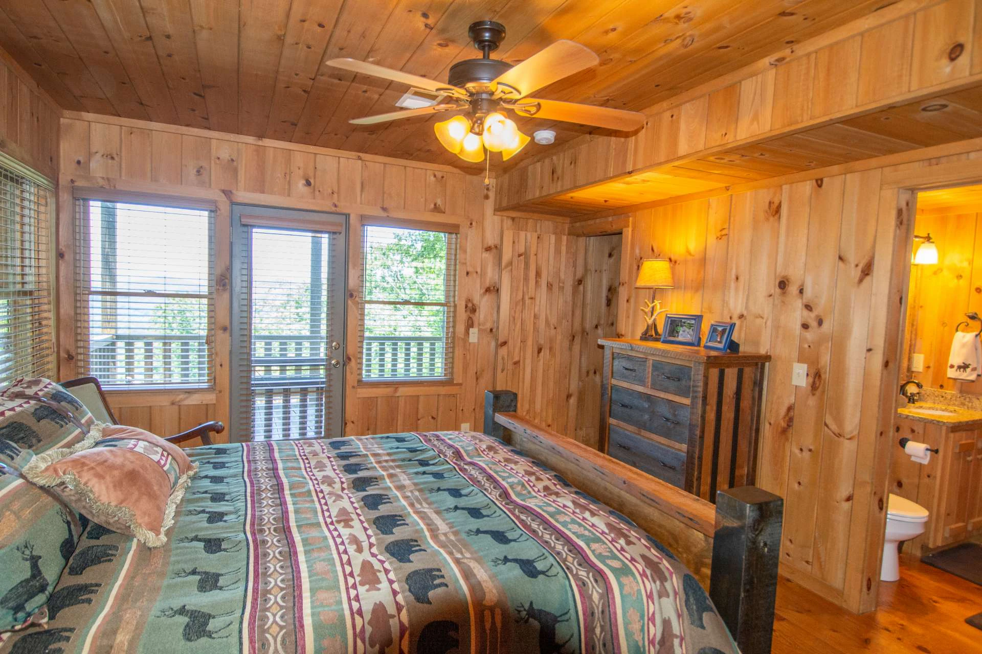 Image number 14 for the current listing