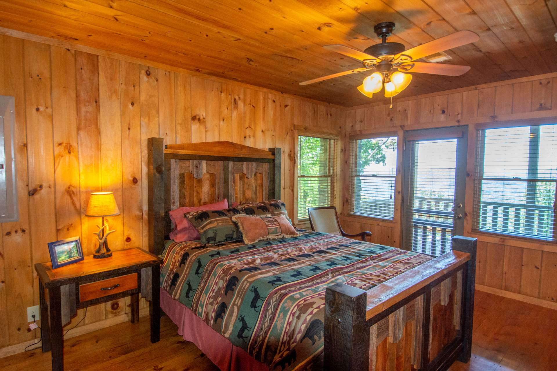 Image number 2 for the current listing