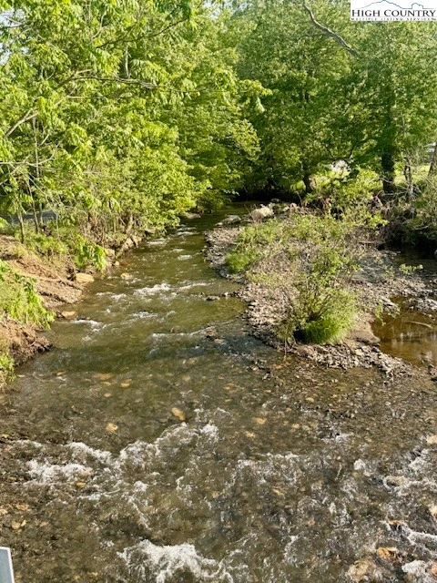 Image number 14 for the current listing