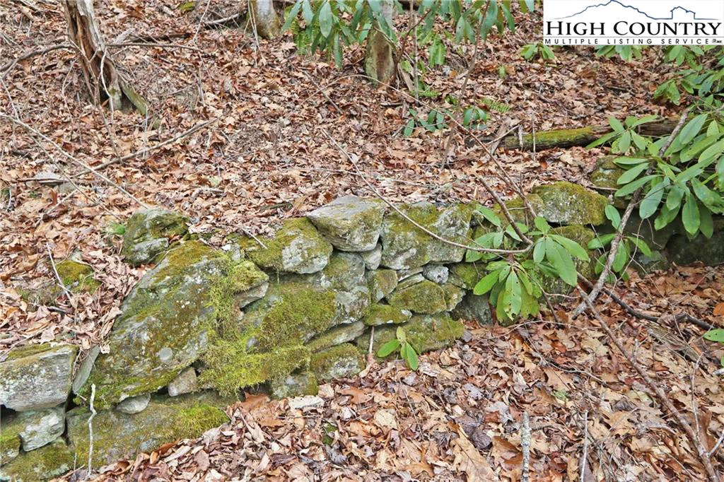 Image number 19 for the current listing