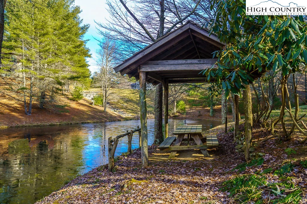 Image number 9 for the current listing