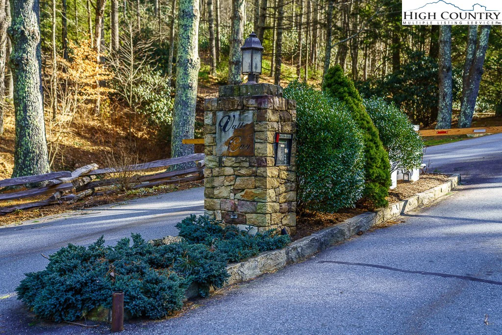Image number 4 for the current listing