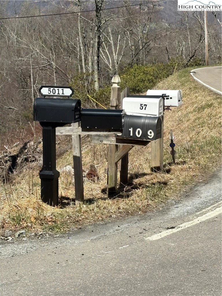 Image number 3 for the current listing