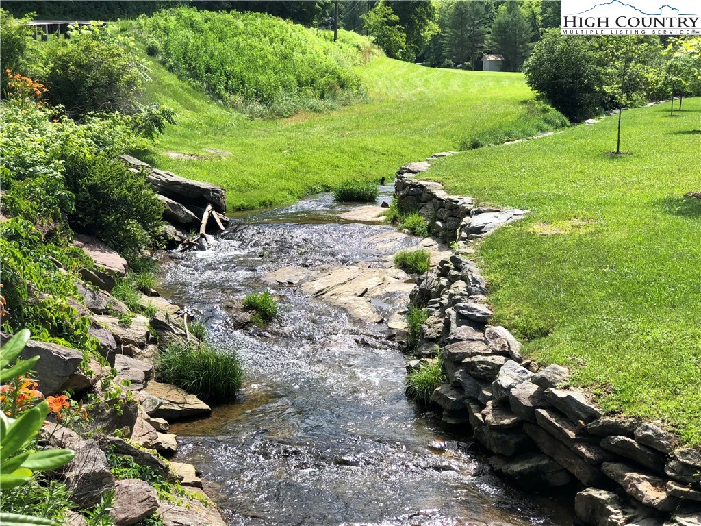 Image number 18 for the current listing