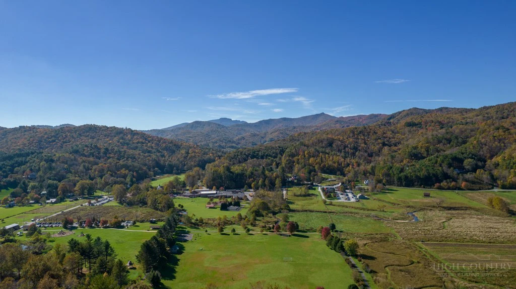 Image number 1 for the current listing