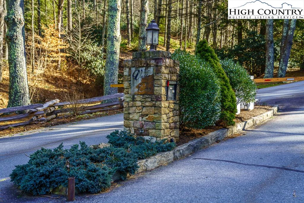 Image number 9 for the current listing
