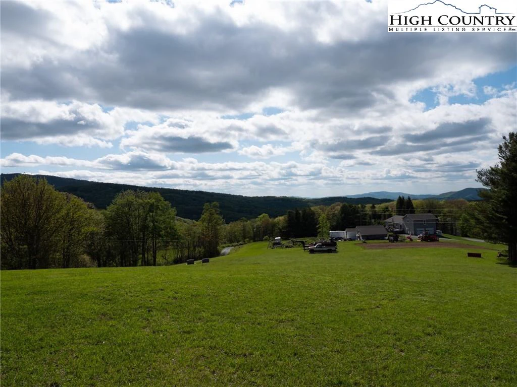 Image number 19 for the current listing