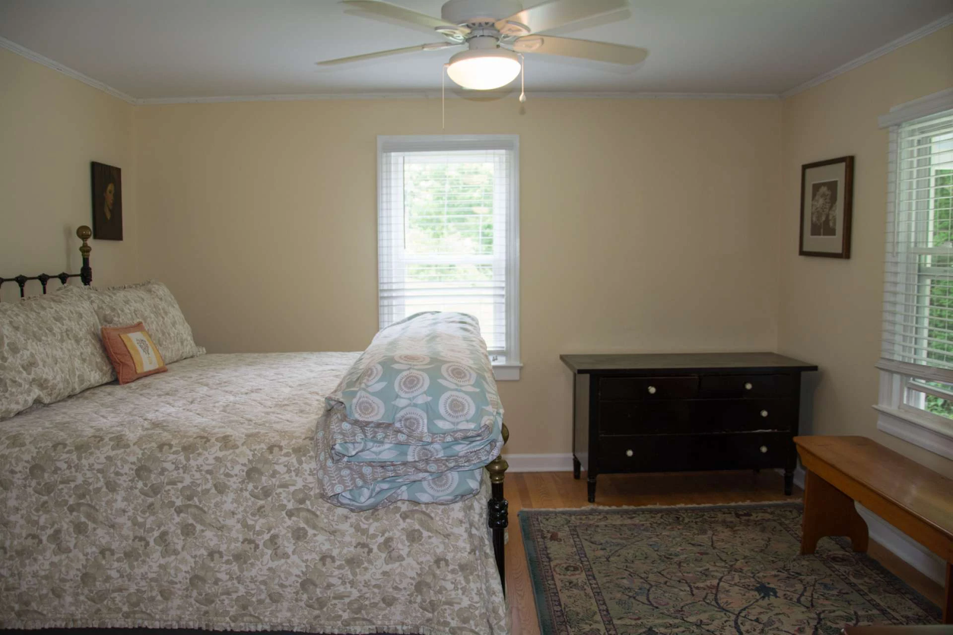 Image number 2 for the current listing