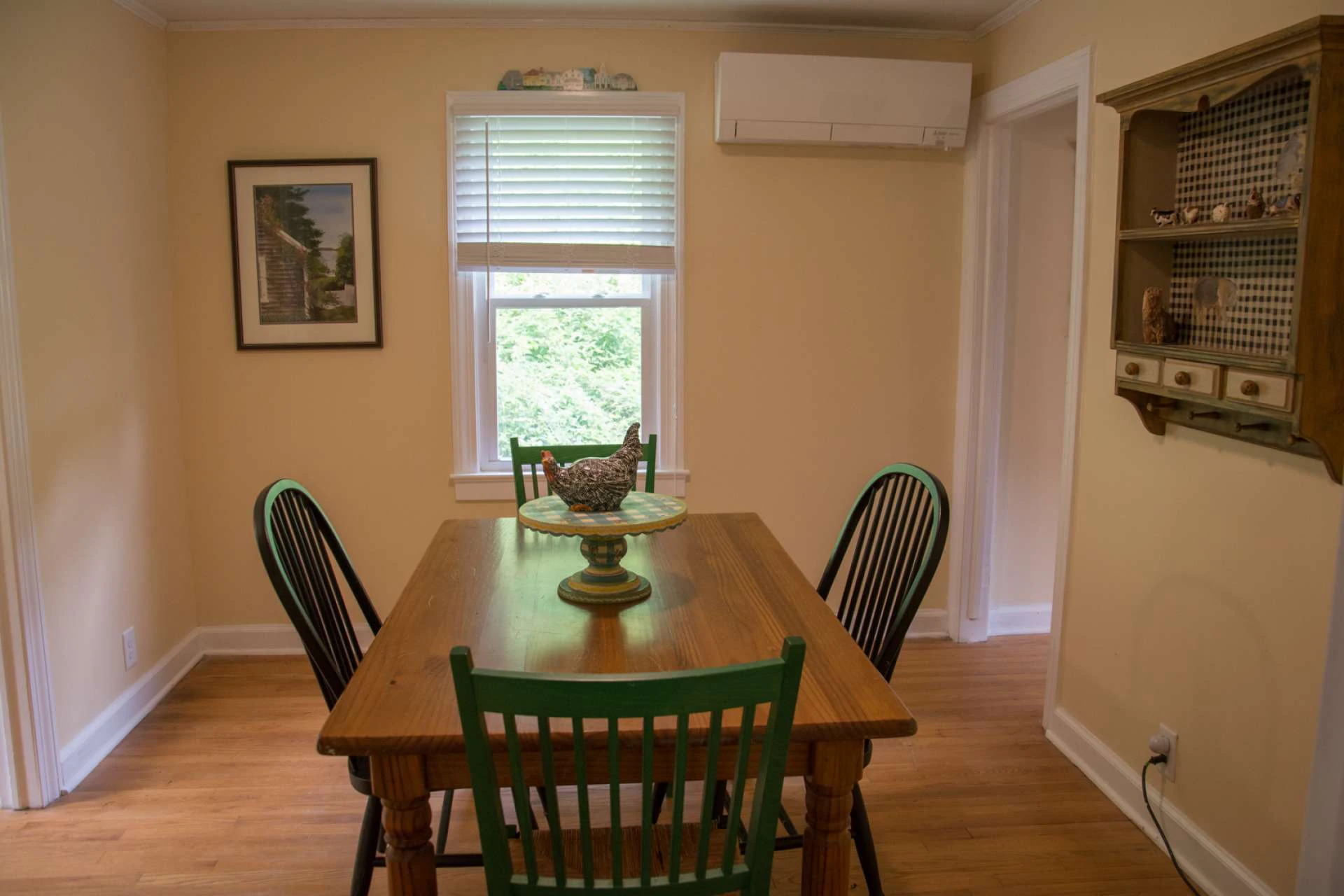 Image number 11 for the current listing
