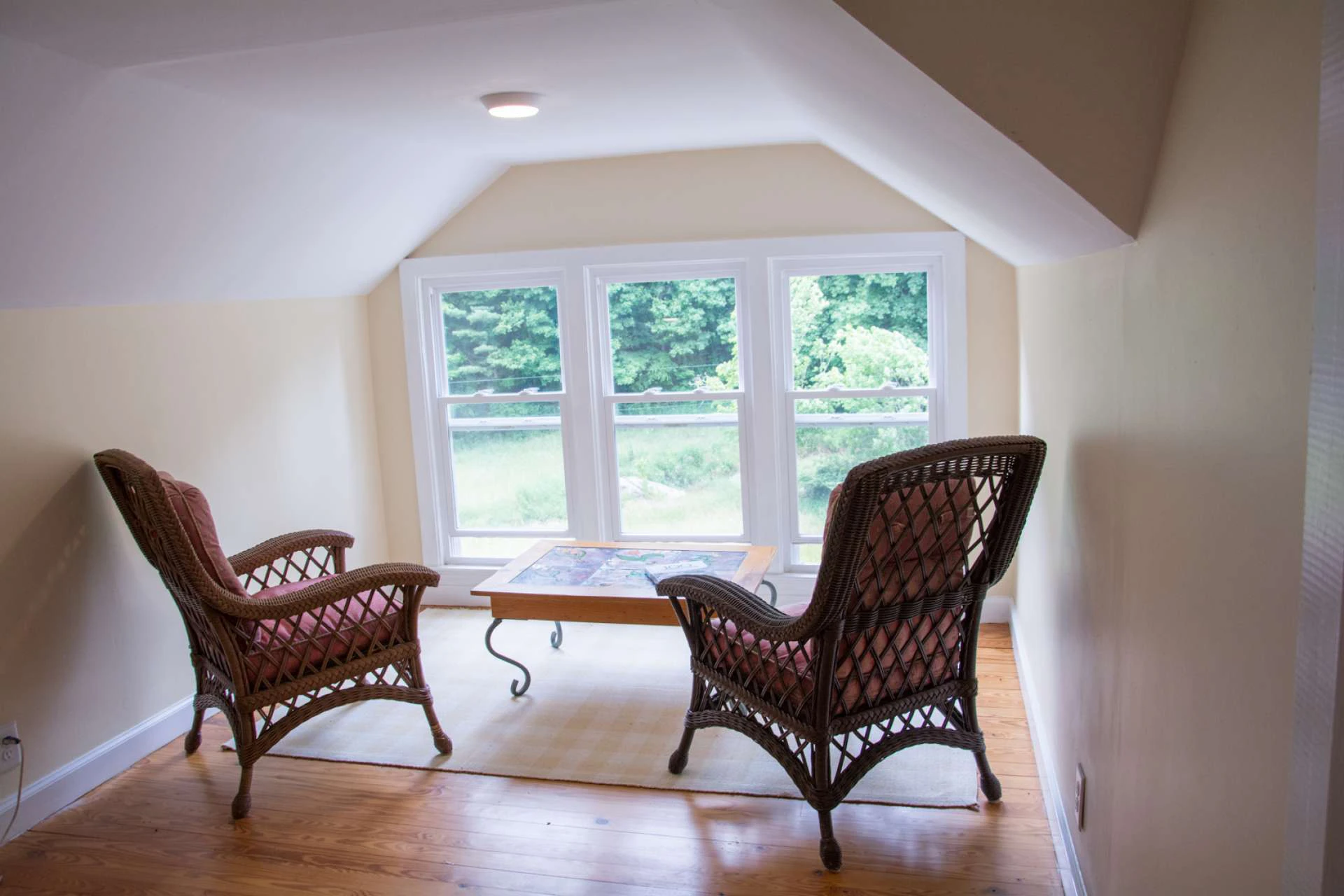 Image number 13 for the current listing