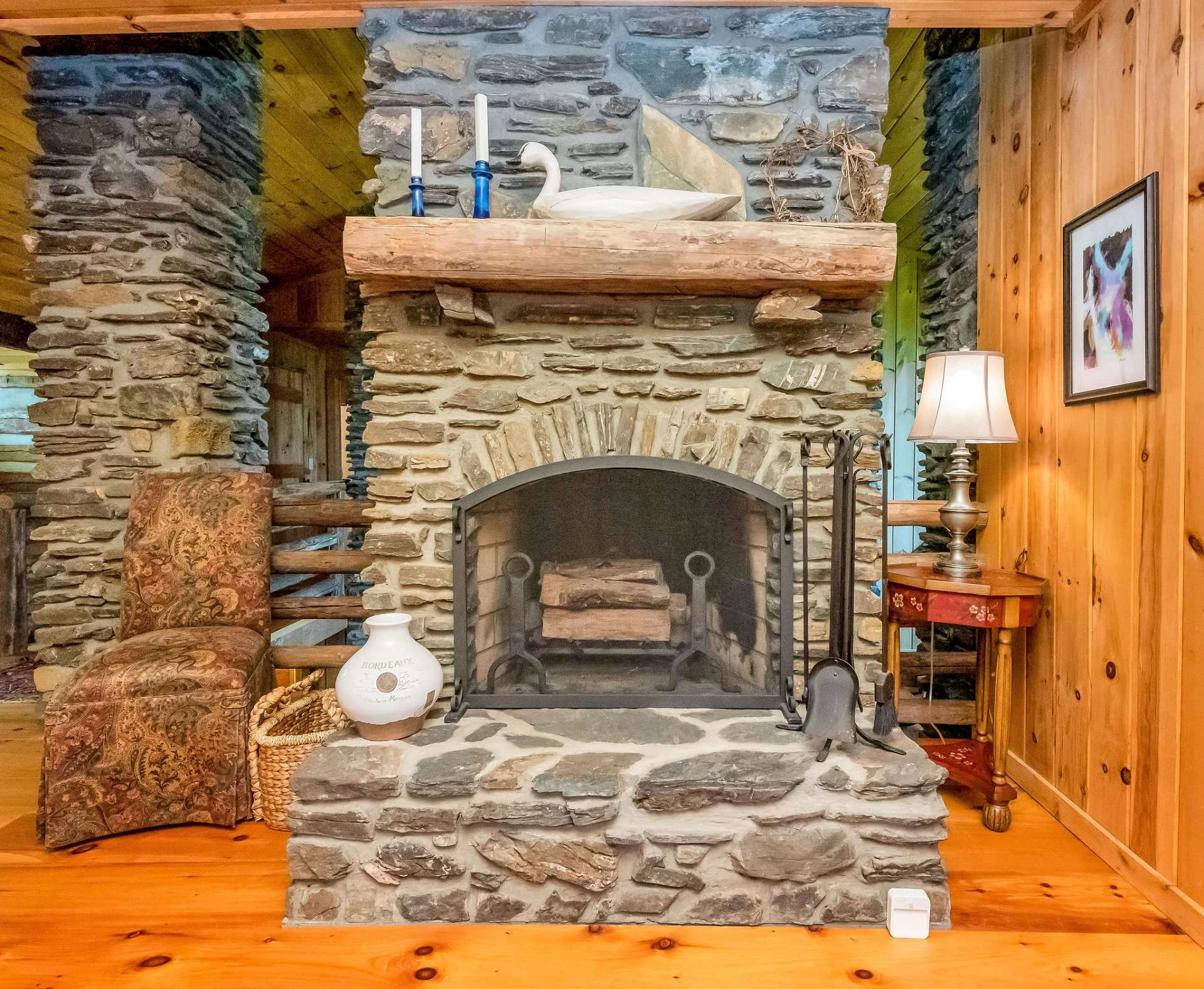 Image number 2 for the current listing