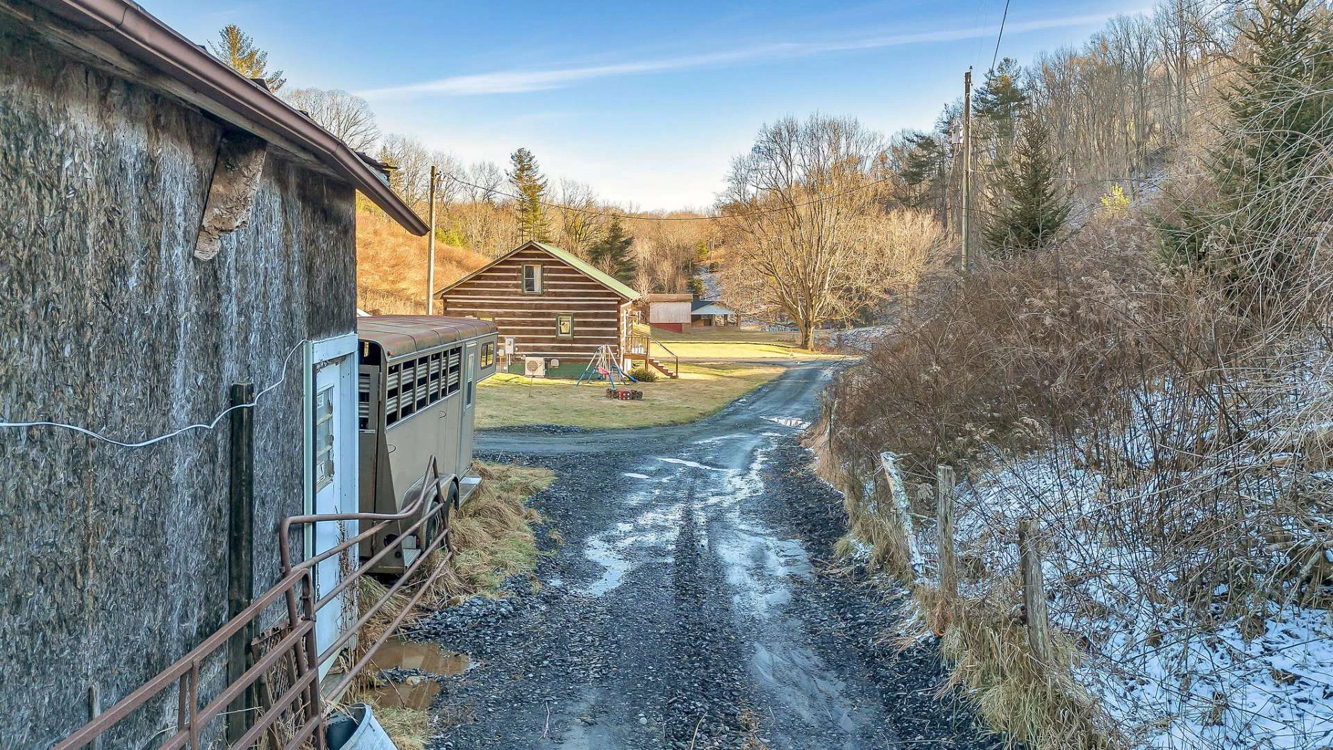 Image number 2 for the current listing