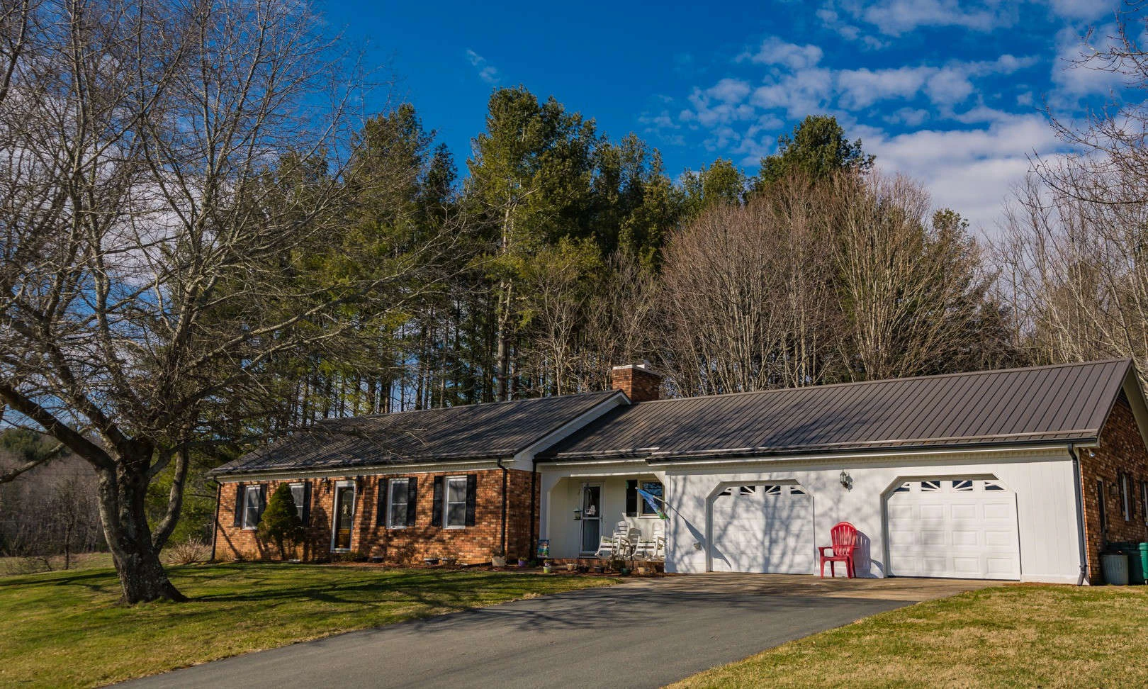 Image number 1 for the current listing