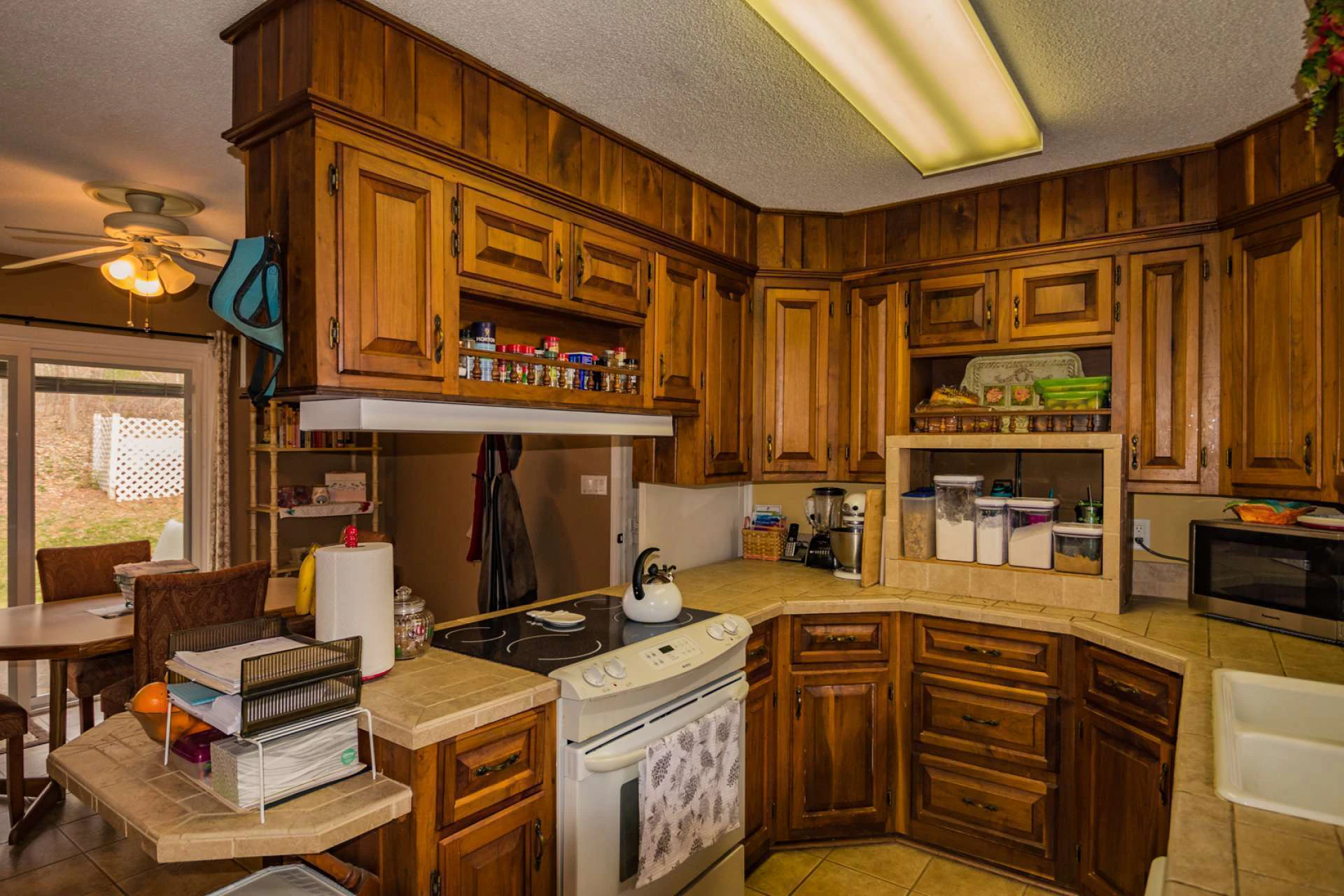 Image number 14 for the current listing