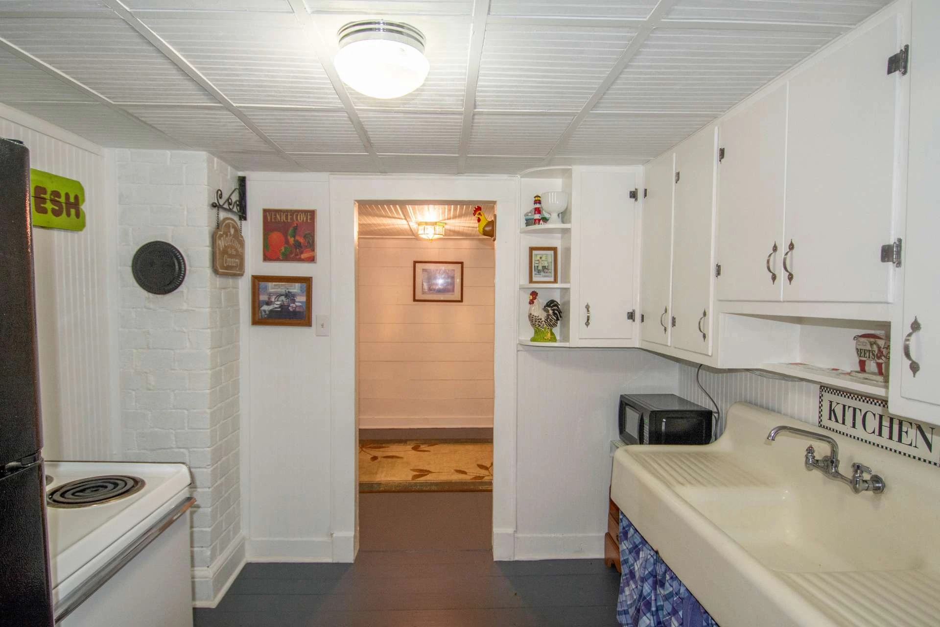Image number 16 for the current listing