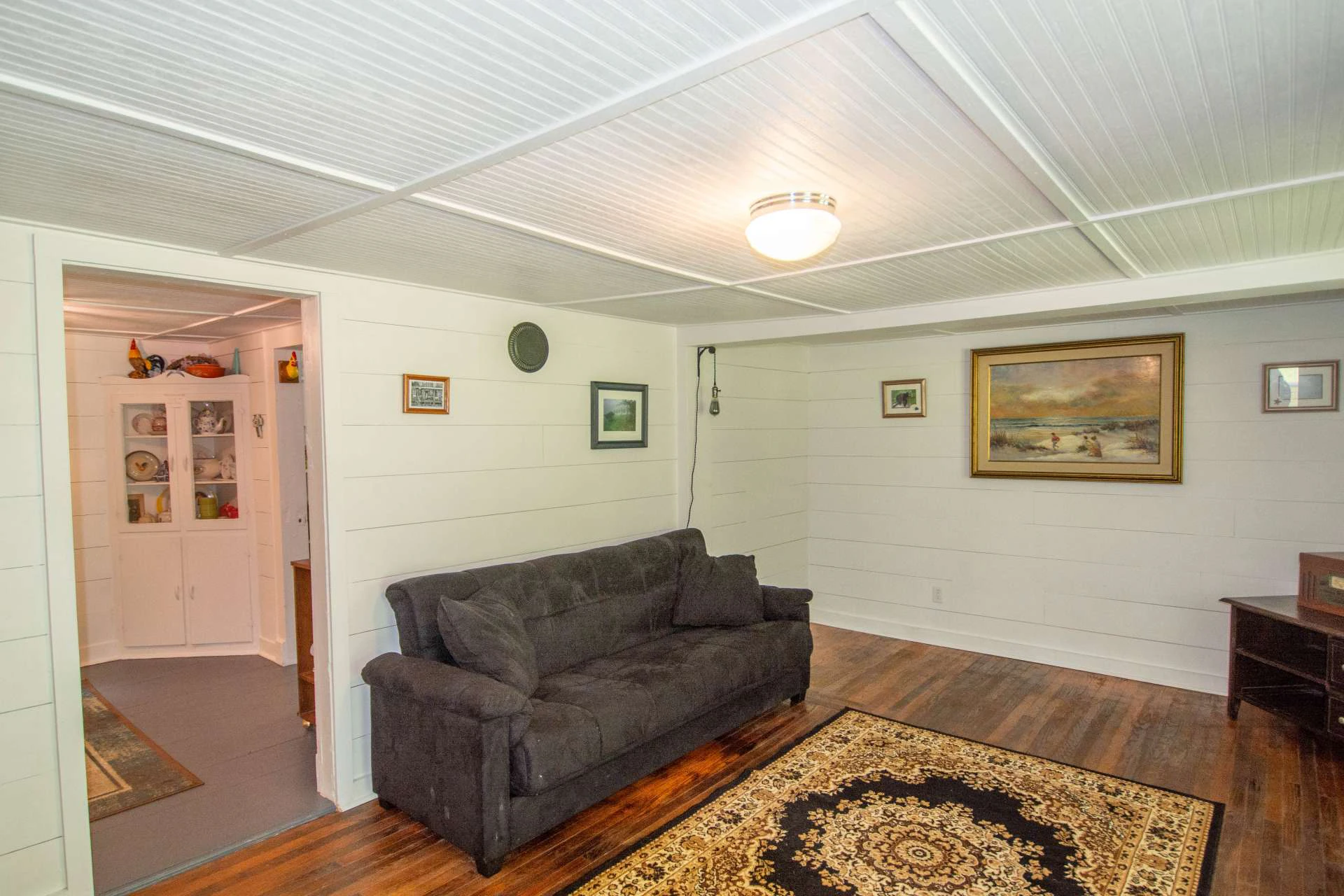 Image number 20 for the current listing