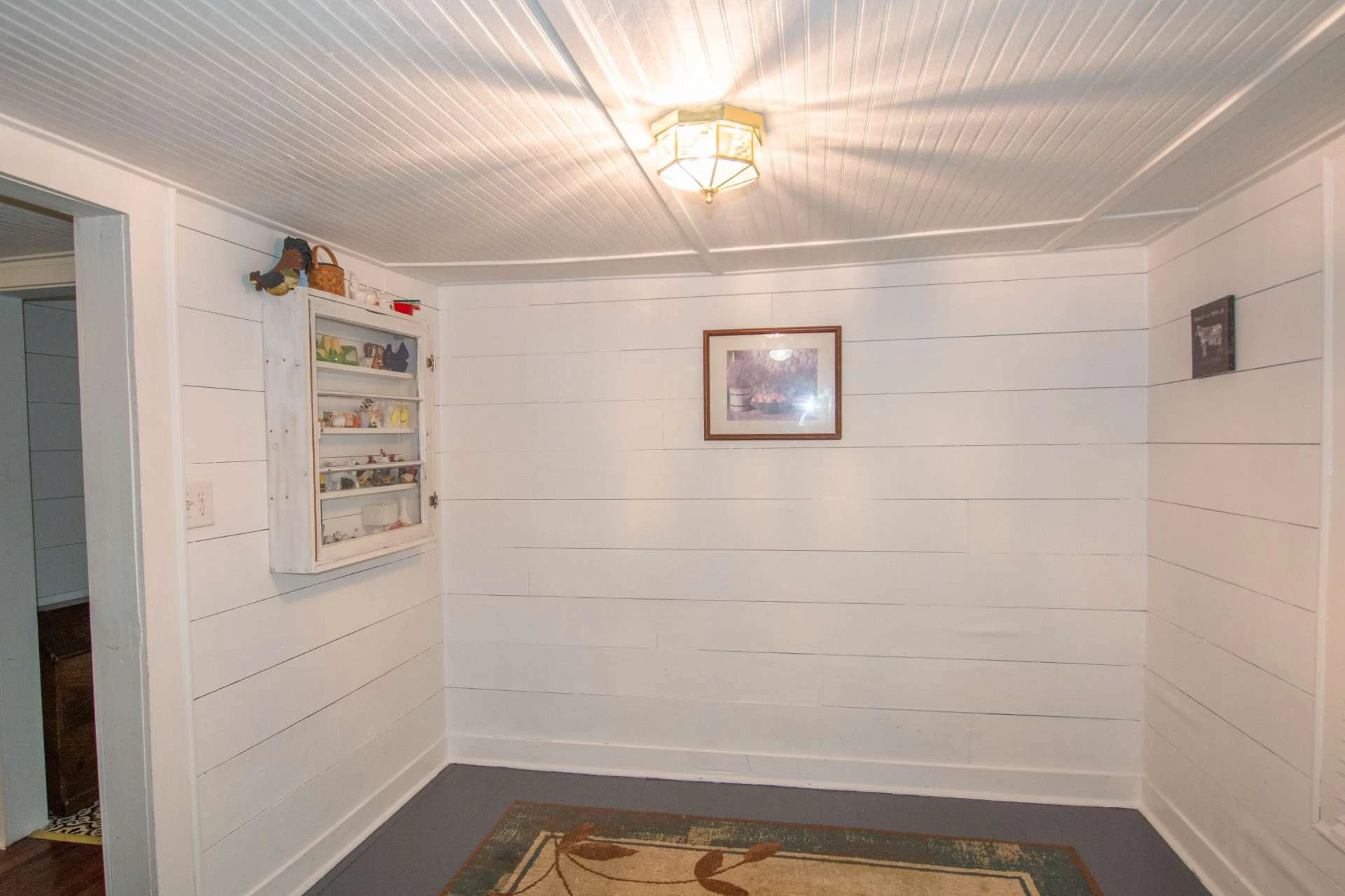 Image number 14 for the current listing