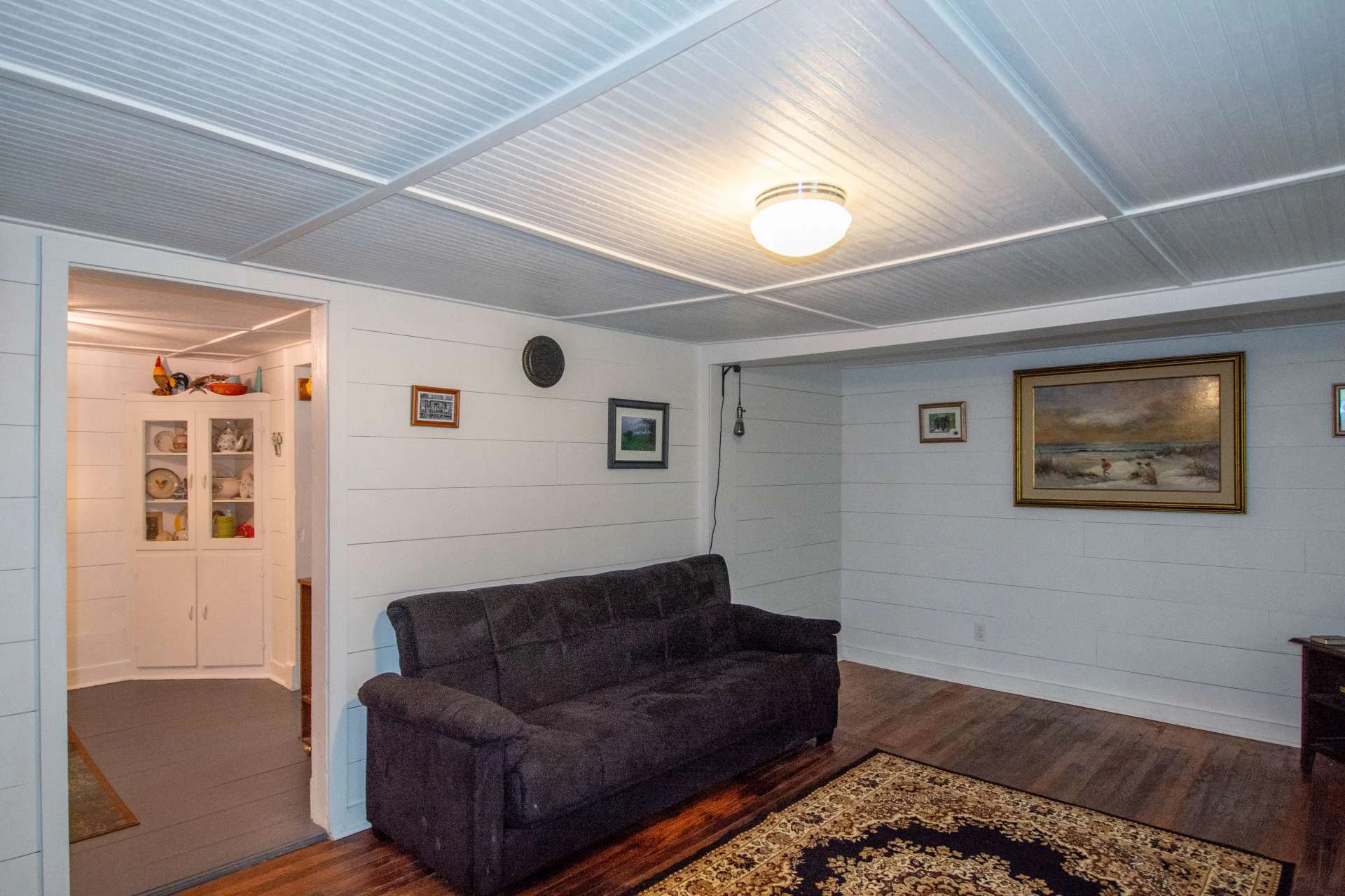 Image number 18 for the current listing