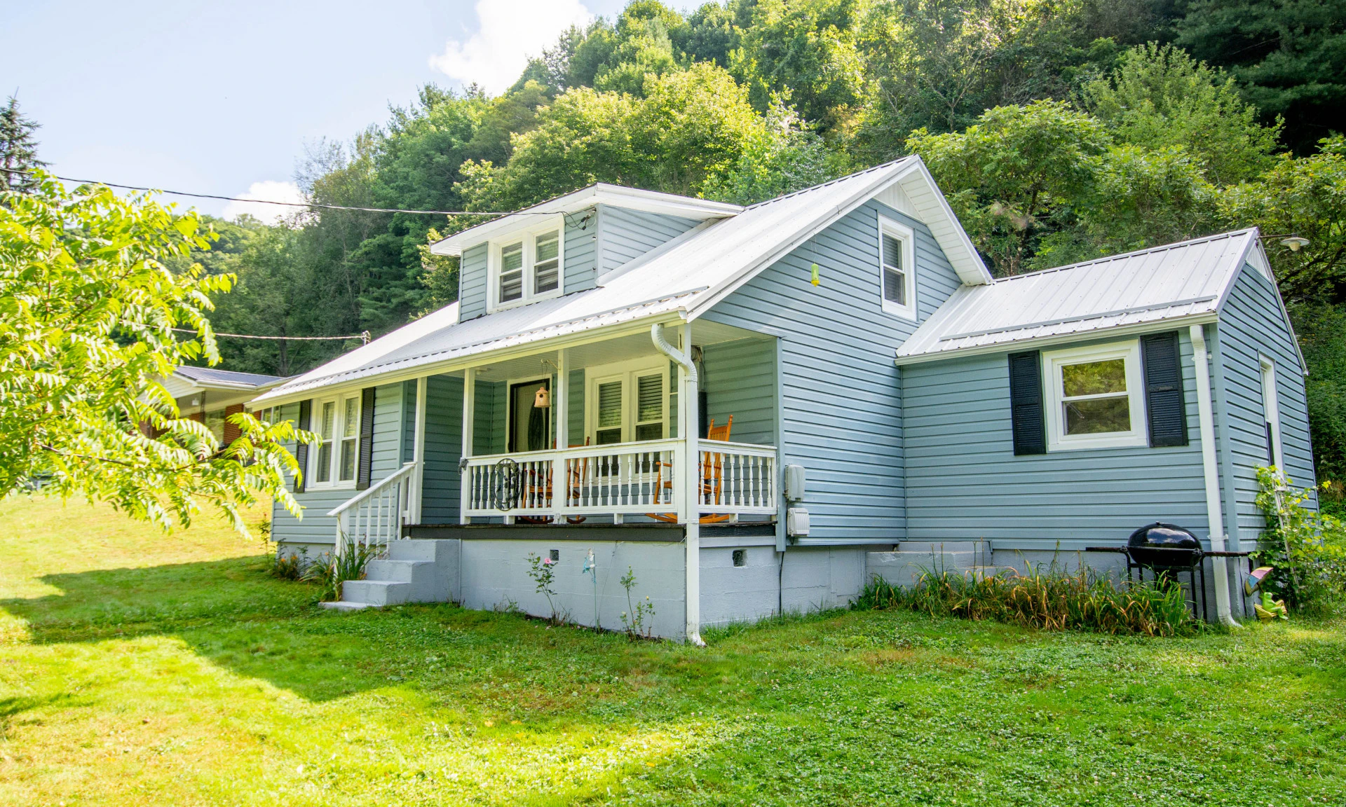Image number 1 for the current listing