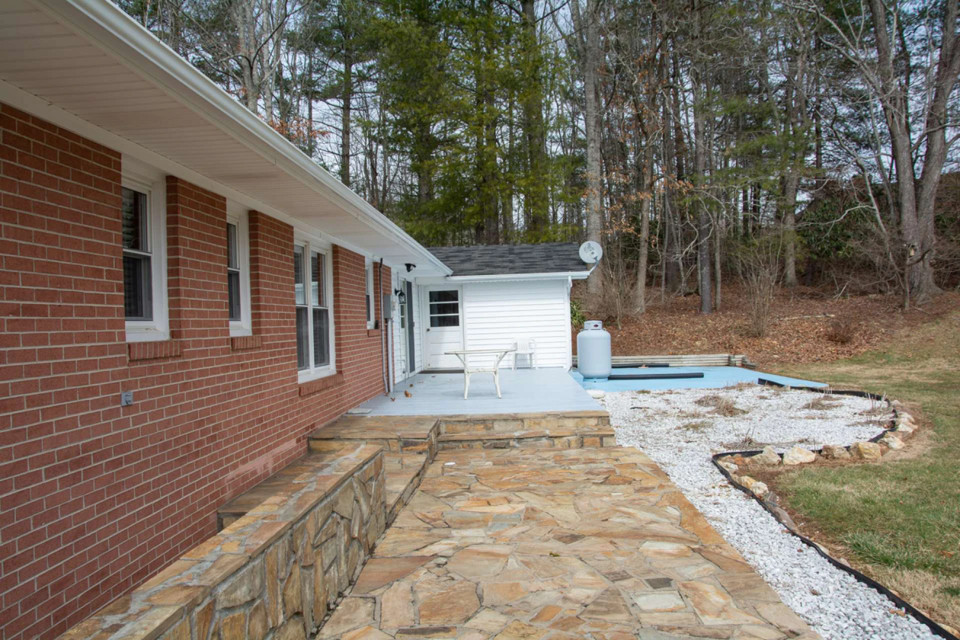 Image number 8 for the current listing