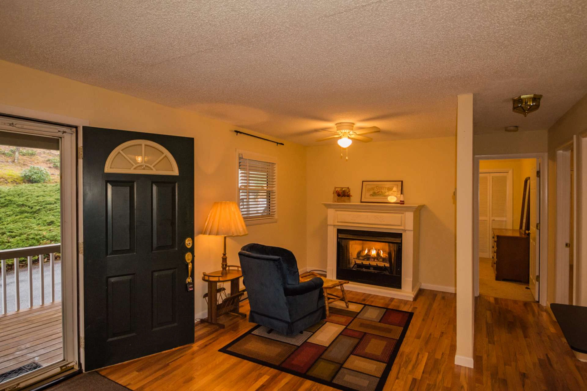 Image number 4 for the current listing