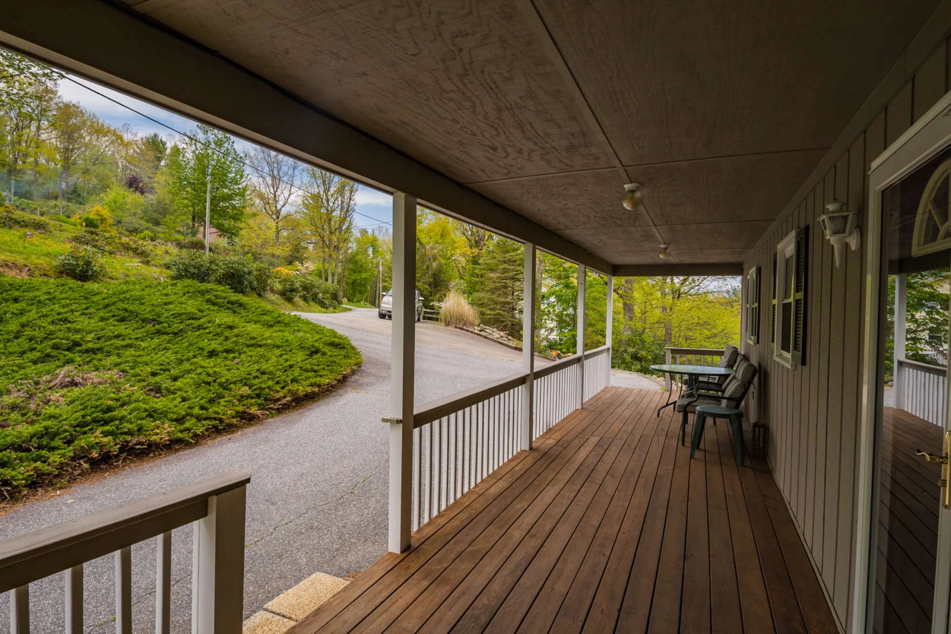 Image number 13 for the current listing