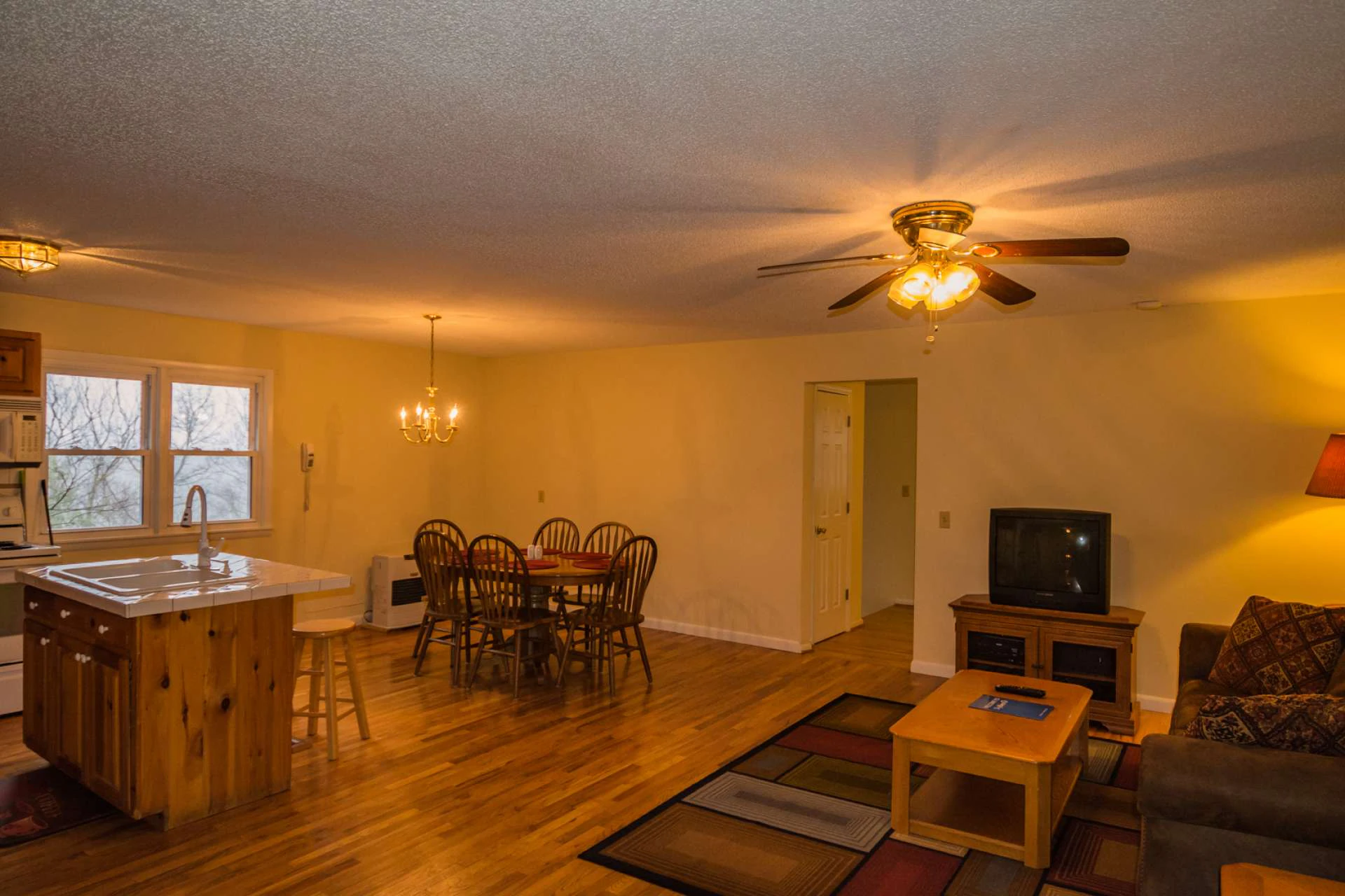 Image number 5 for the current listing