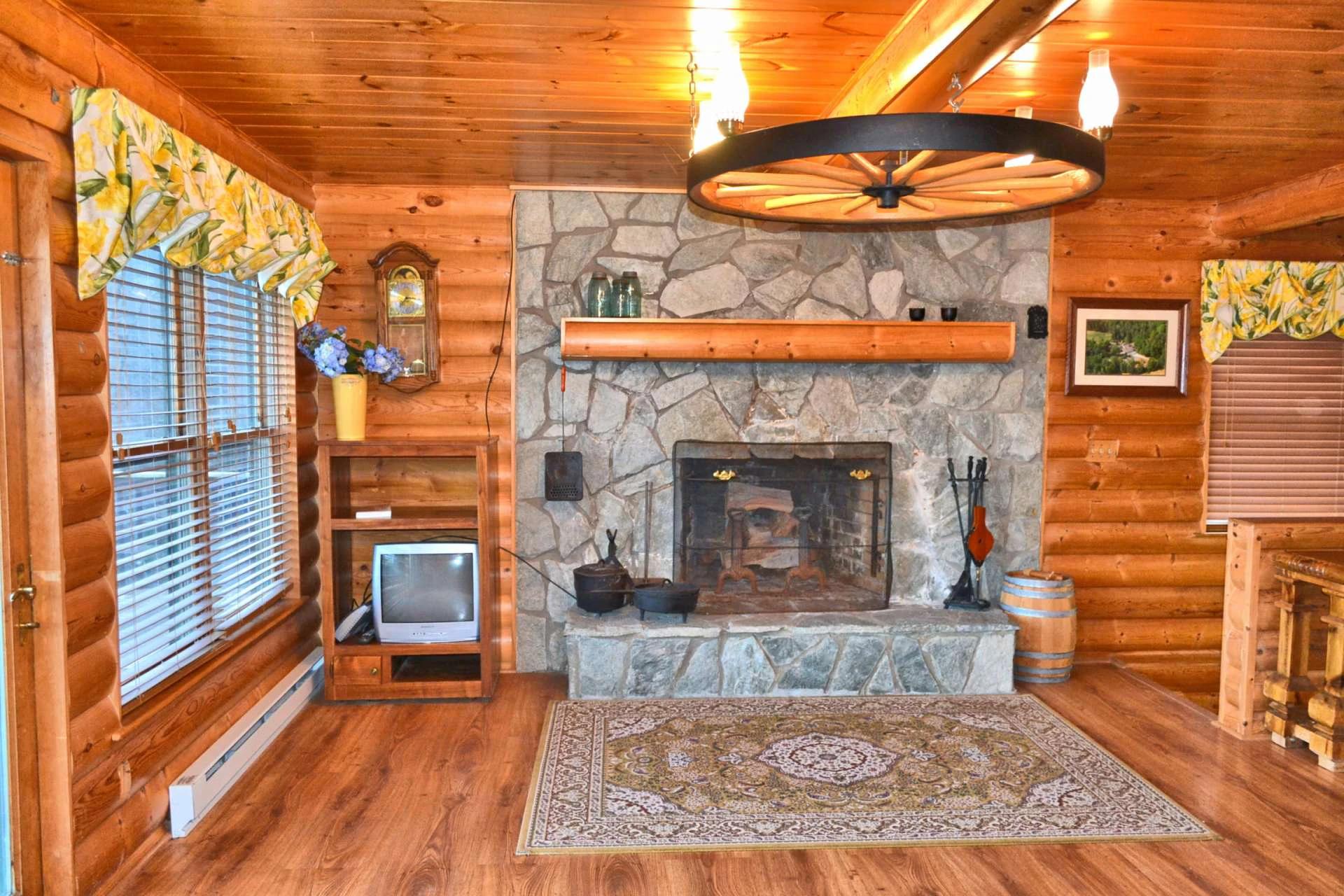 Image number 14 for the current listing