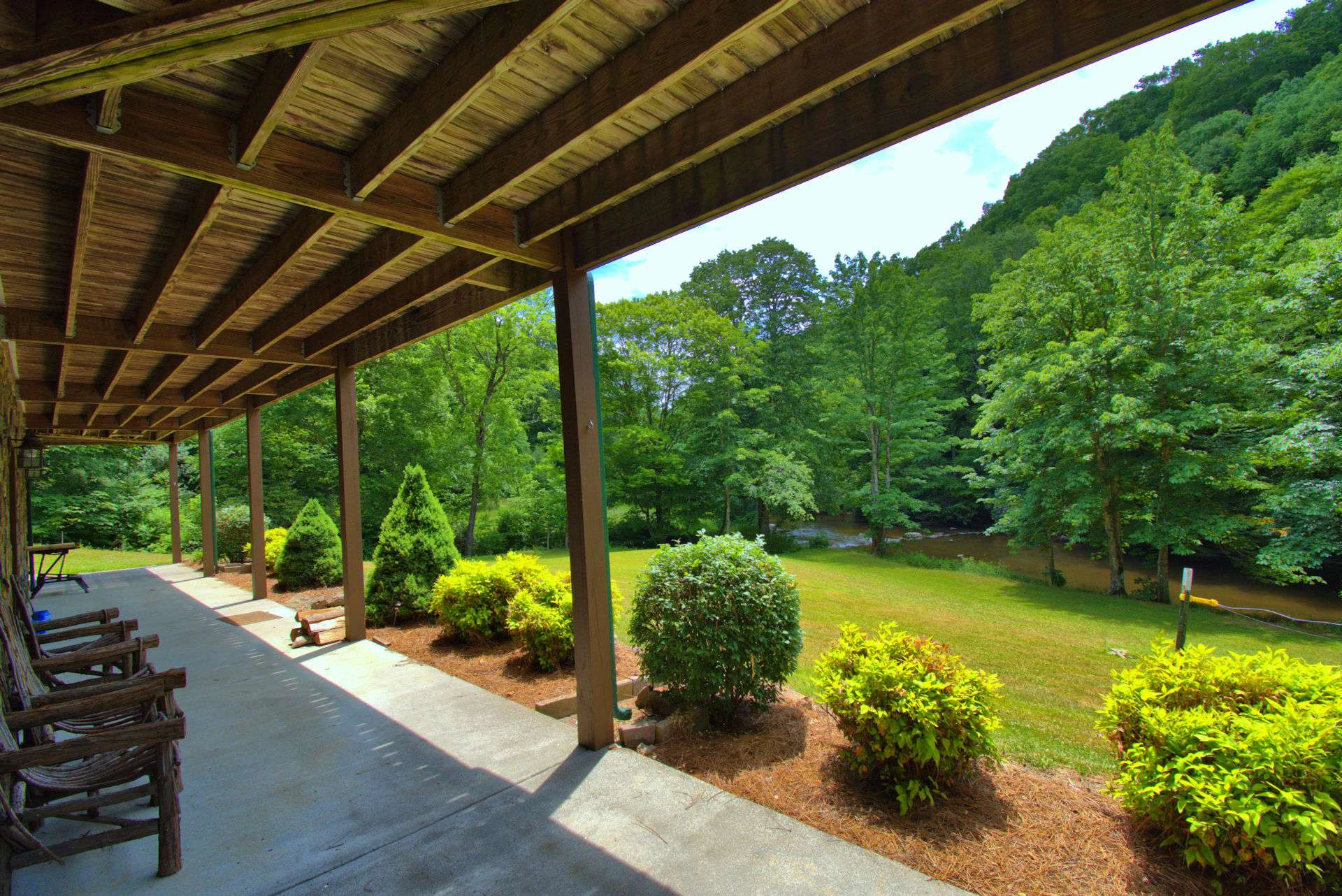 Image number 2 for the current listing