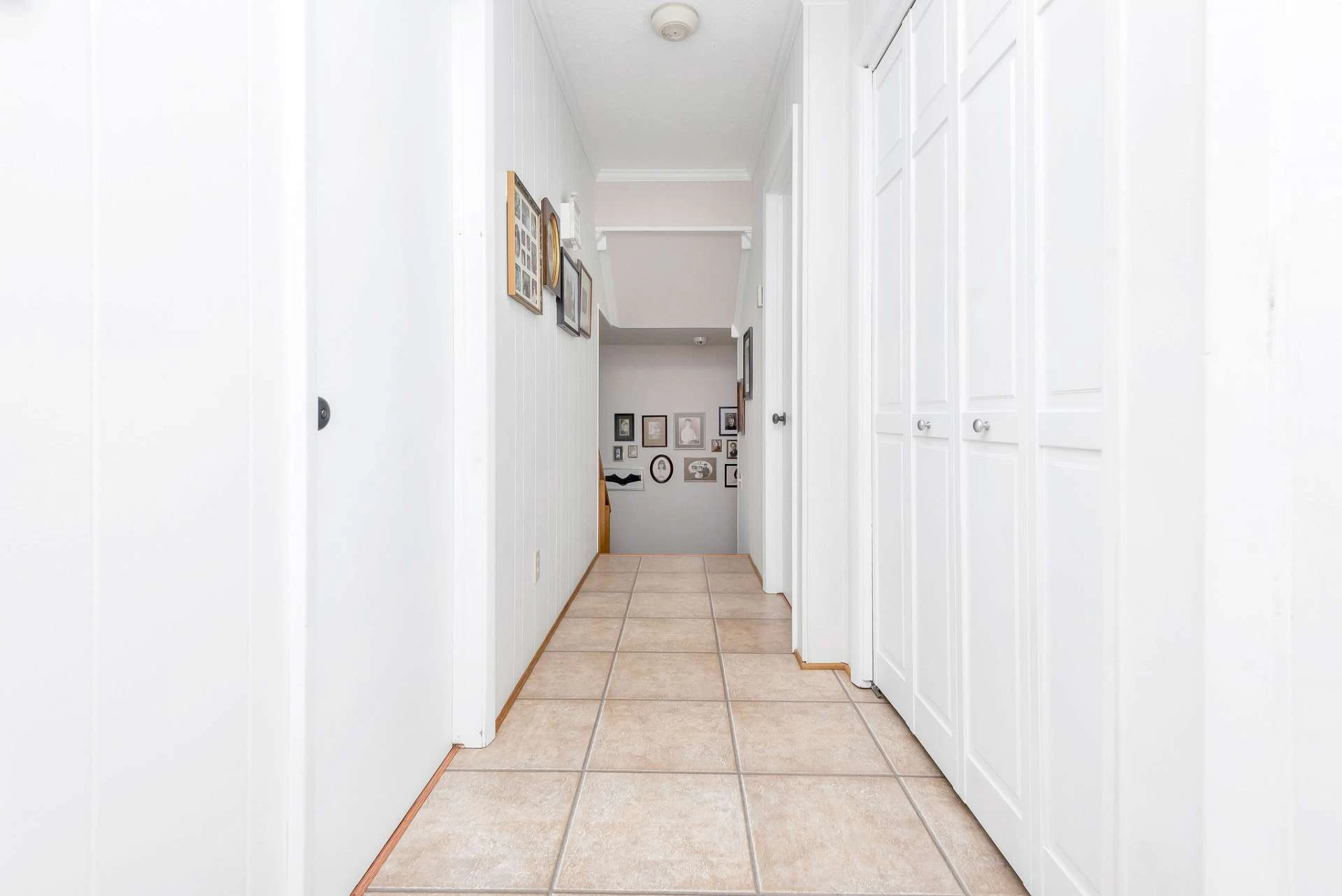 Image number 16 for the current listing