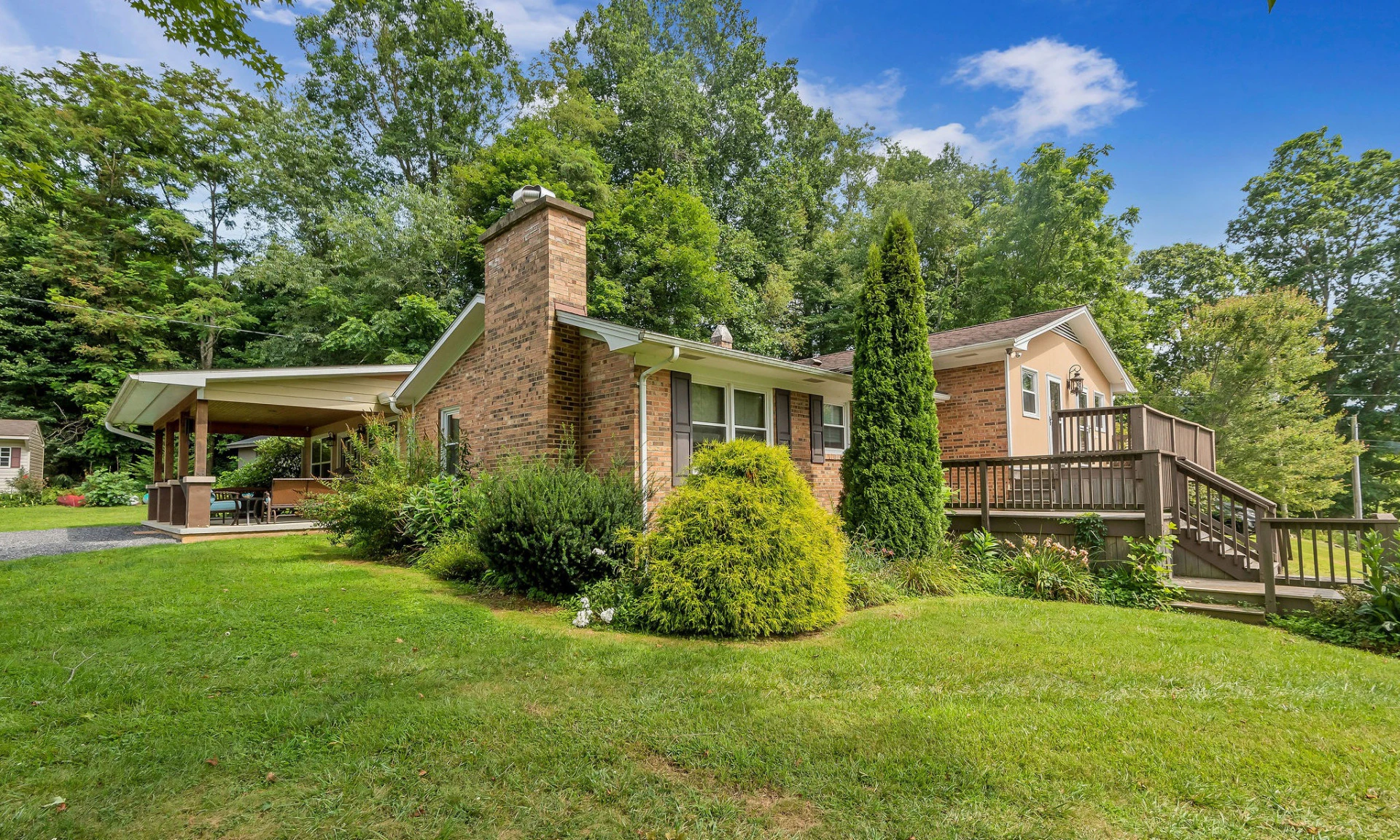Image number 1 for the current listing