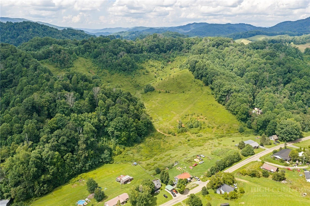 Image number 1 for the current listing