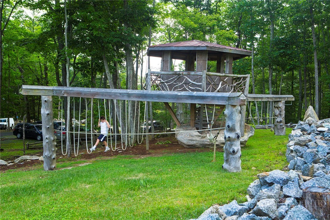 Image number 18 for the current listing