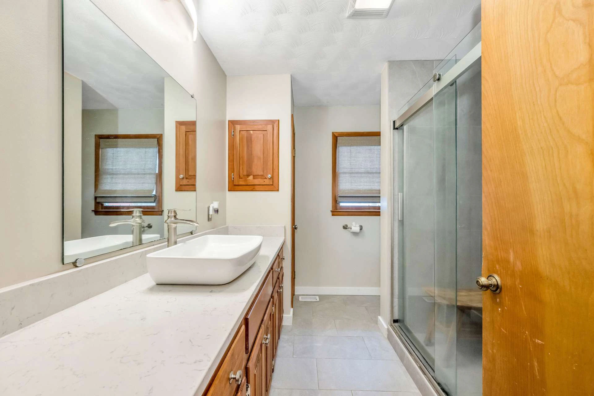 Image number 13 for the current listing