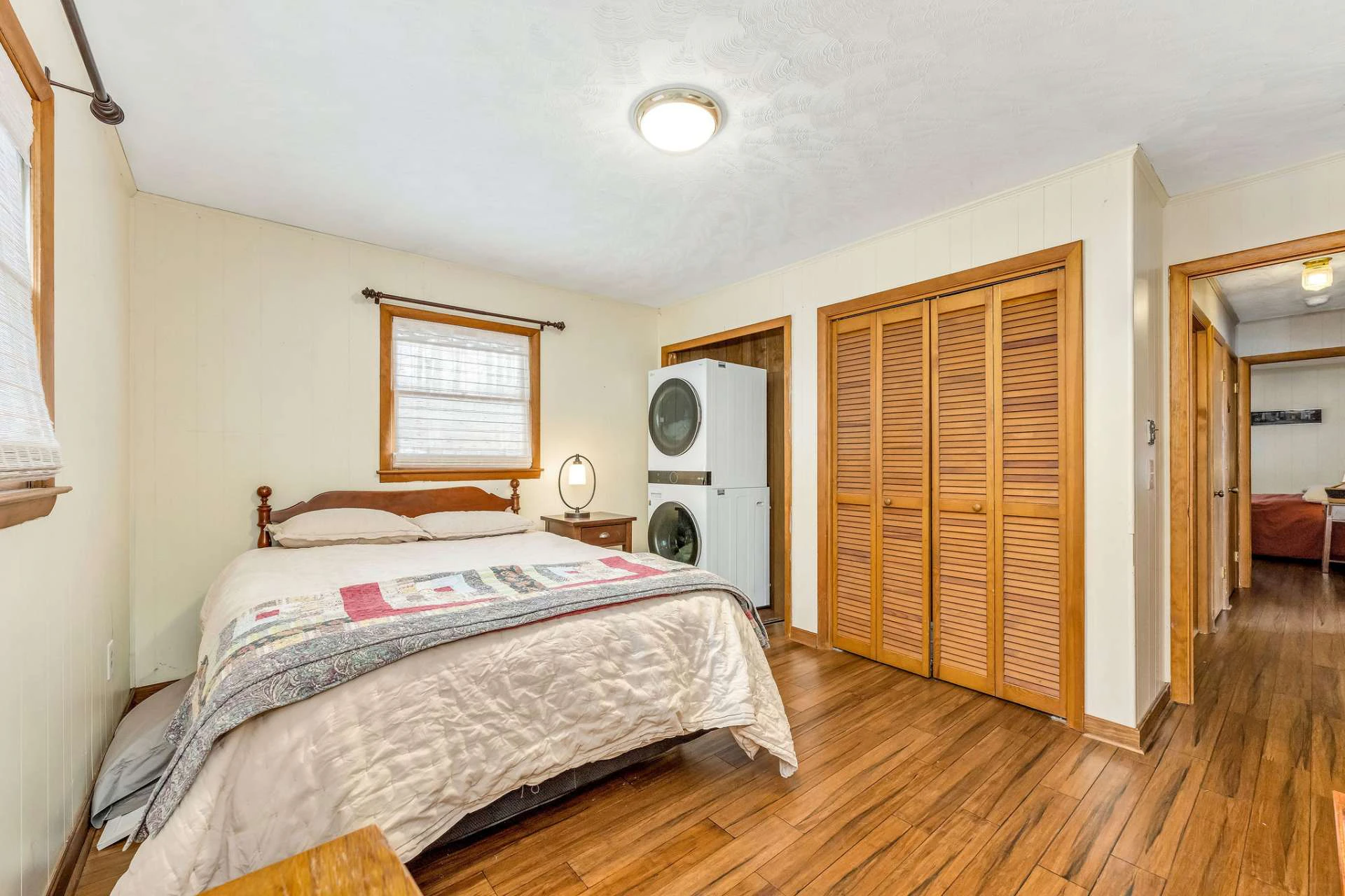 Image number 12 for the current listing