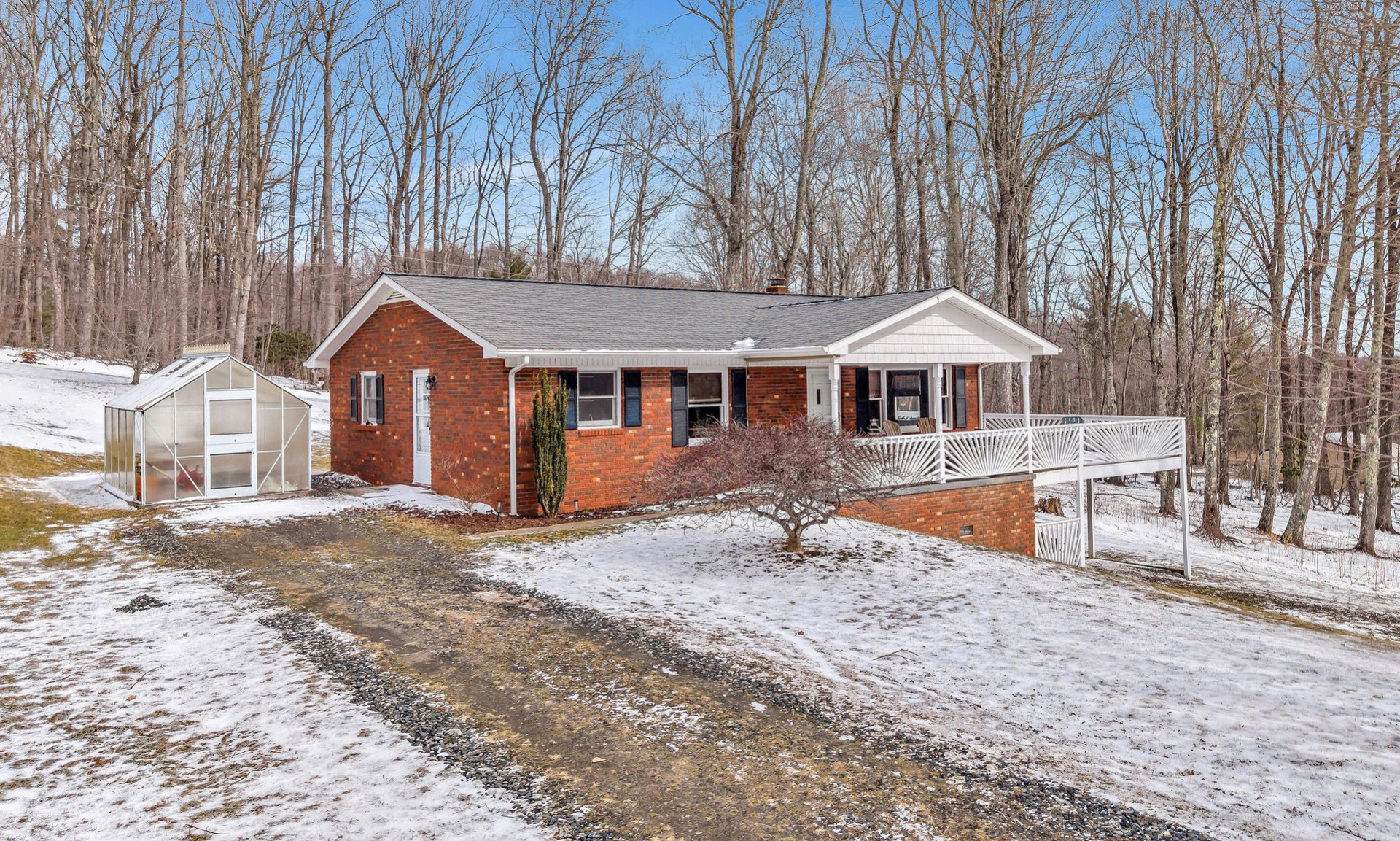 Image number 1 for the current listing