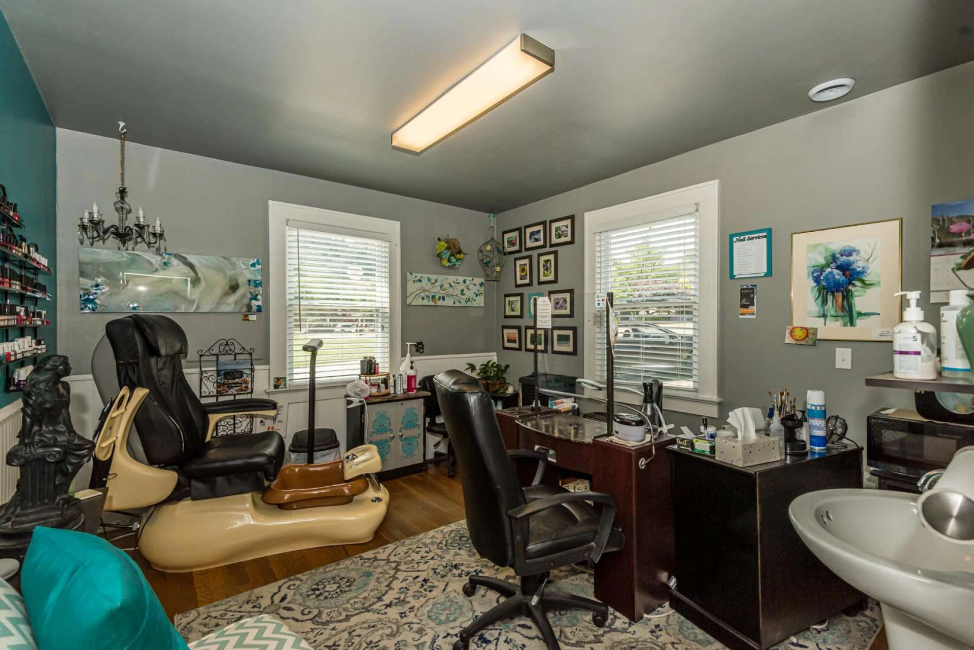 Image number 3 for the current listing