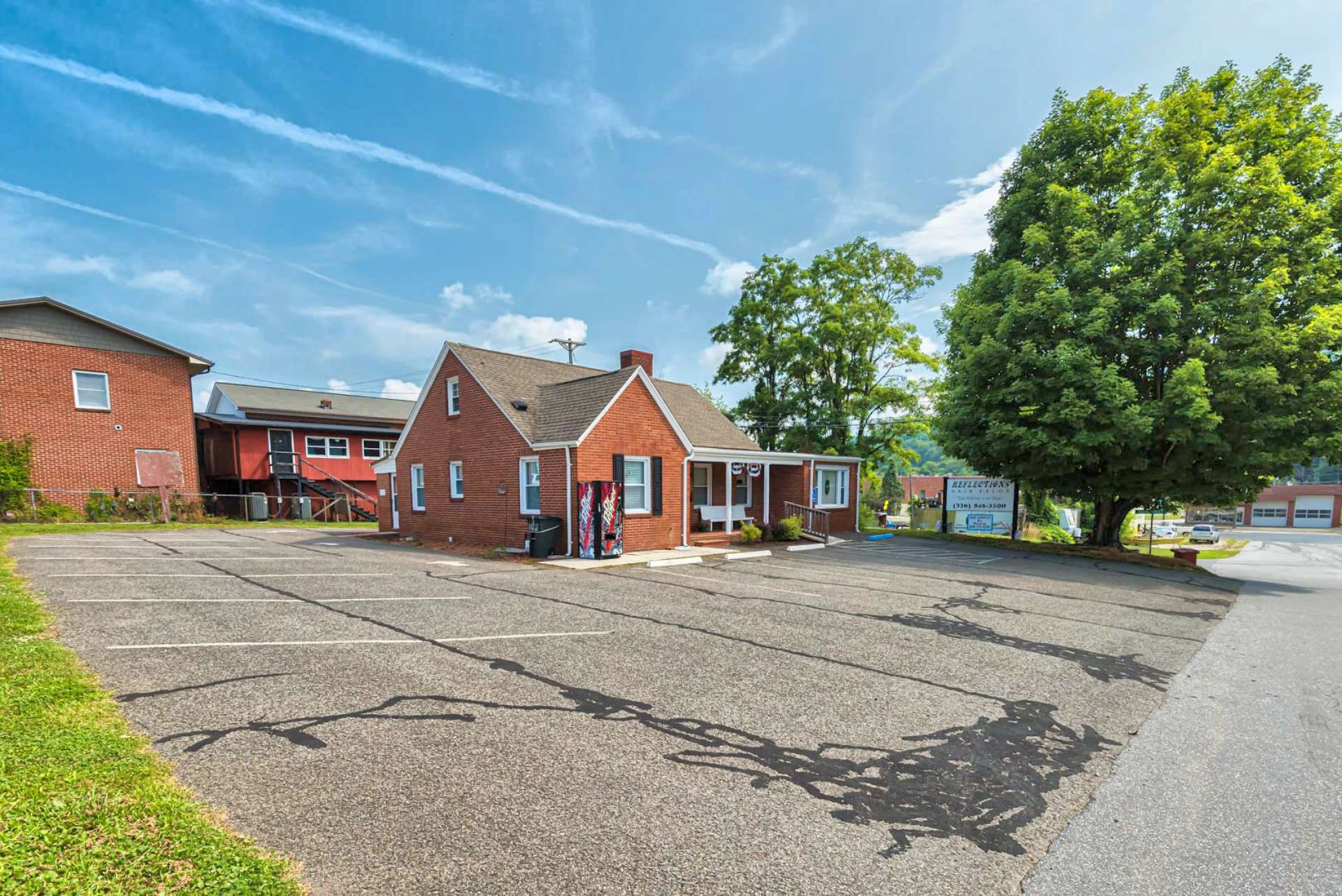 Image number 18 for the current listing