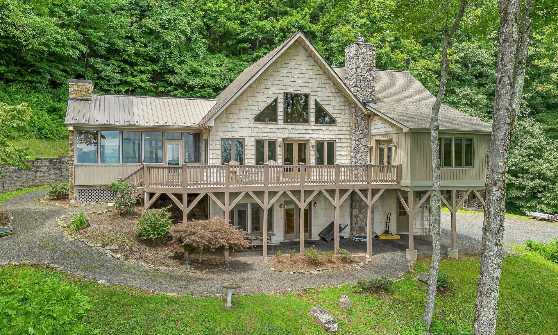 Image number 1 for the current listing