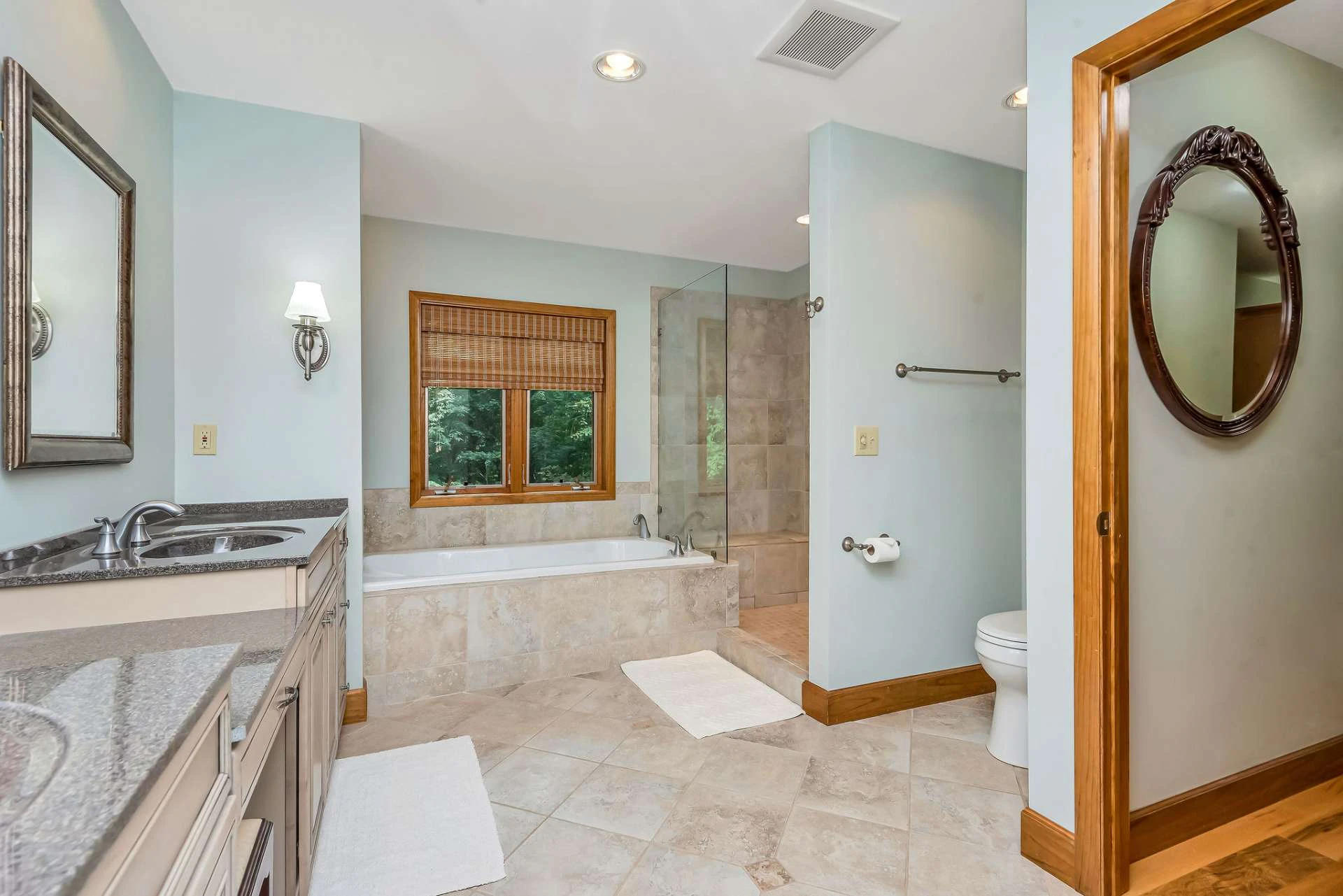 Image number 5 for the current listing