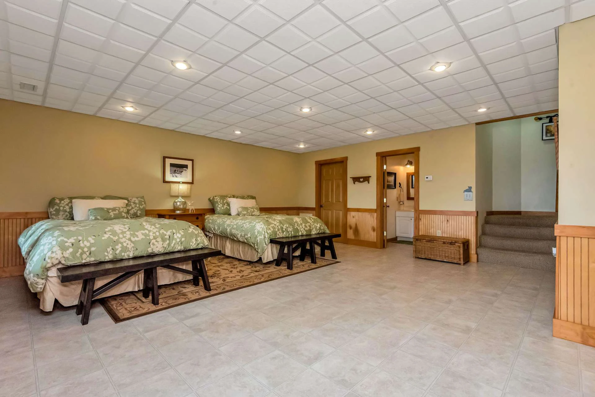Image number 2 for the current listing